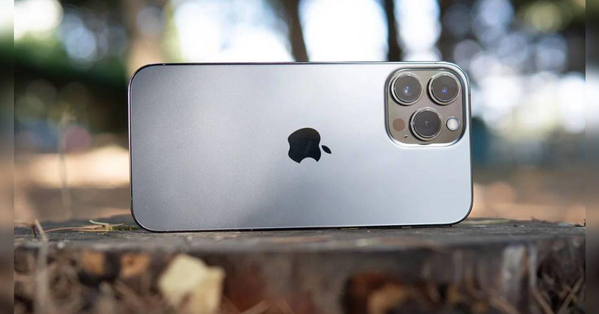 Es el iPhone PRO MAX más barato que puedes comprar en 2025: triple cámara 4K, procesador TOP y 1TB de memoria