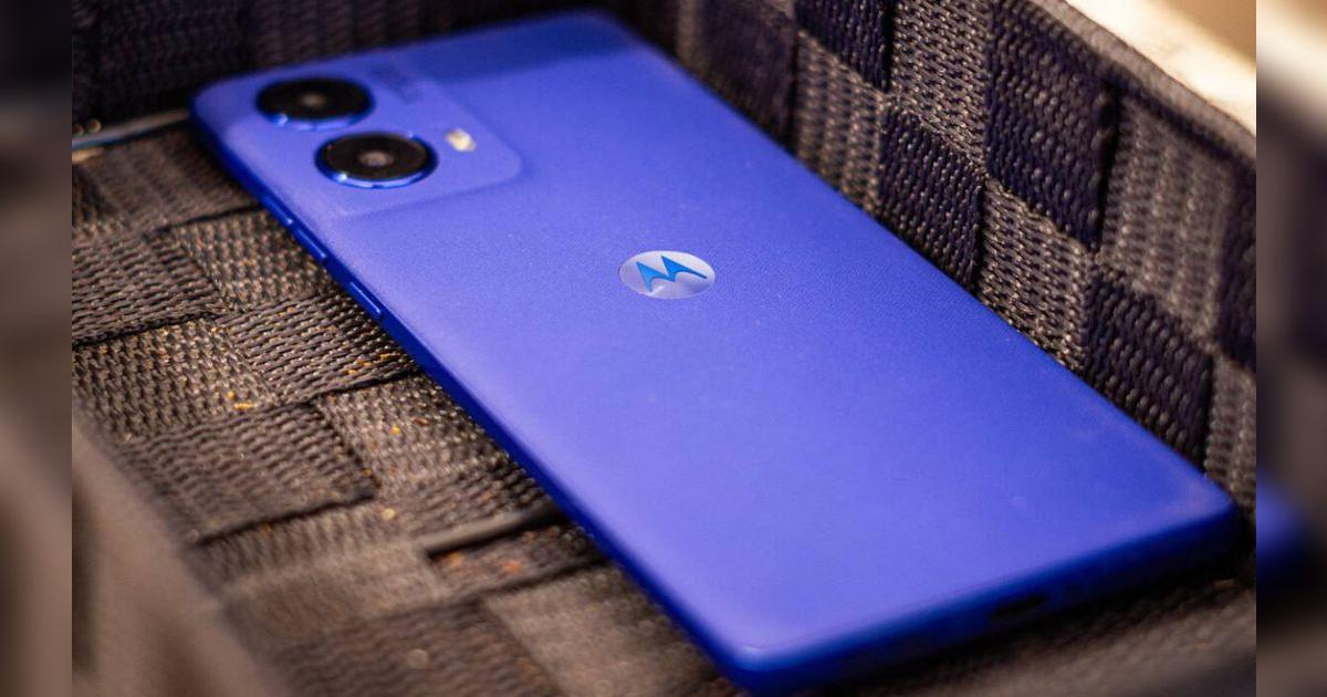 Este Motorola cubierto de cuero no cuesta más de 200 dólares y tiene pantalla FullHD, chip Snapdragon y 256GB de memoria