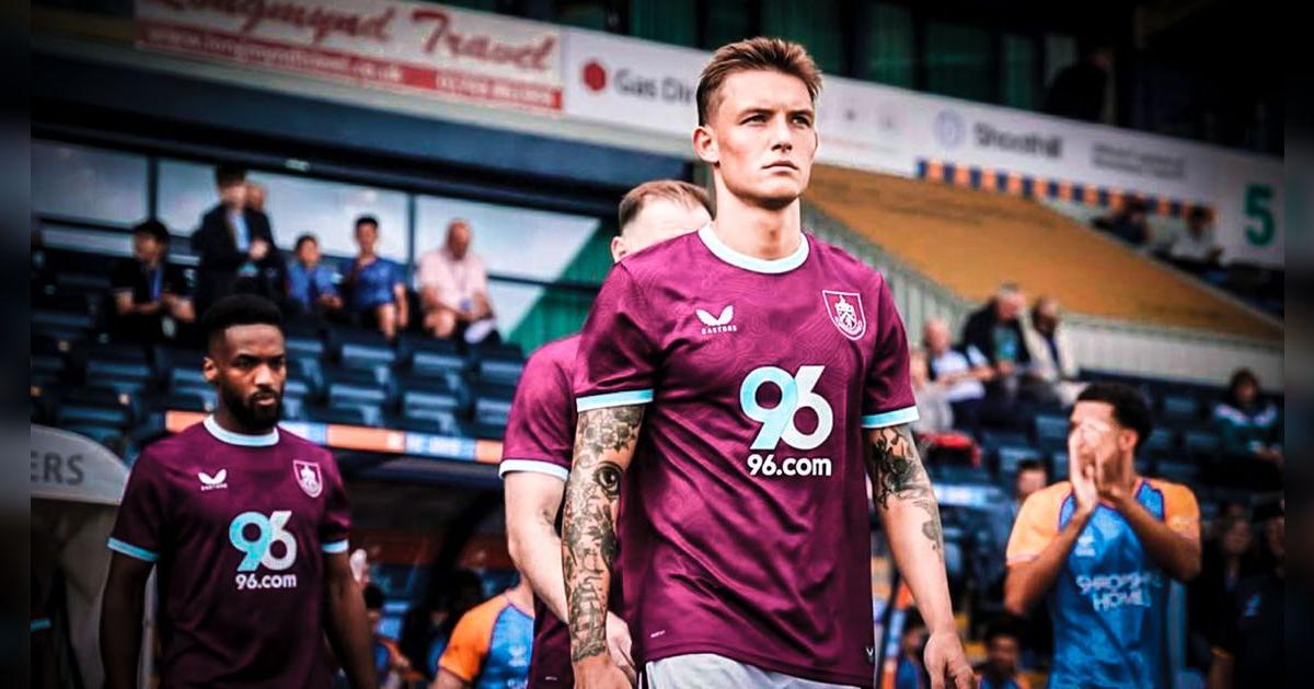 Burnley de Oliver Sonne anuncia salida de futbolista tras Eliminatorias: jugará en Segunda División
