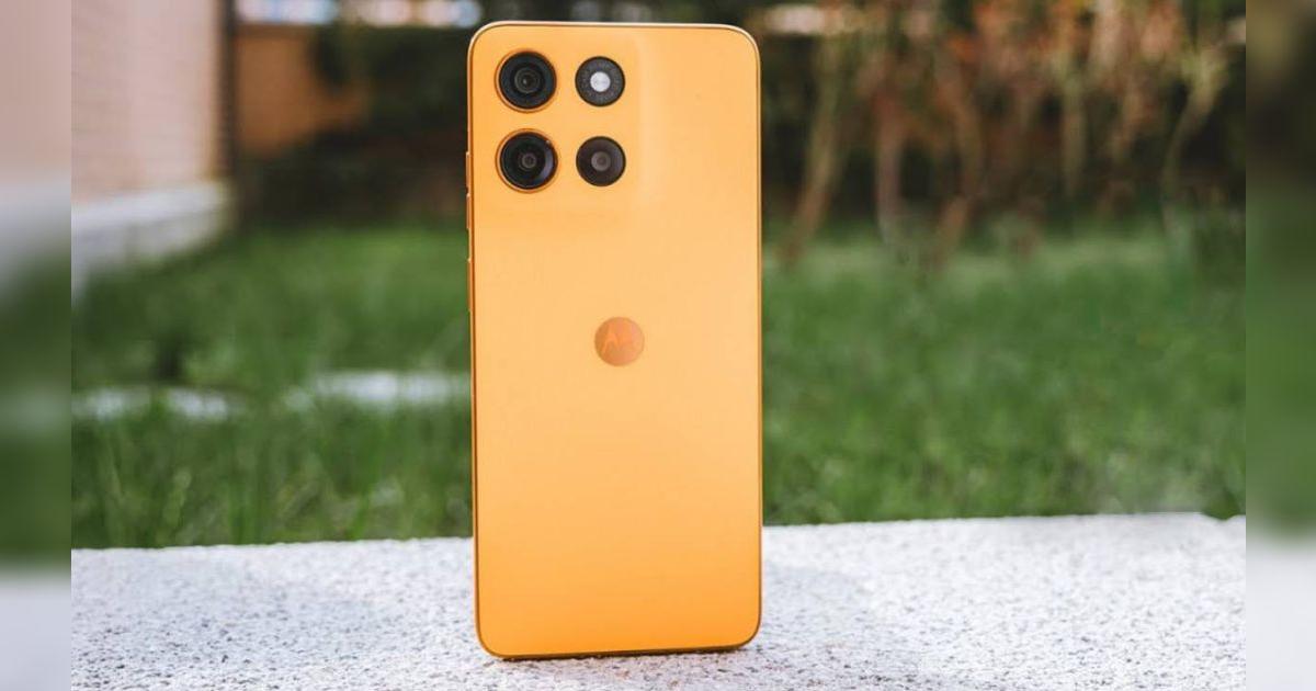 Si tienes 100 dólares puedes comprar este Motorola con diseño TOP, 256GB de memoria y pantalla FullHD+