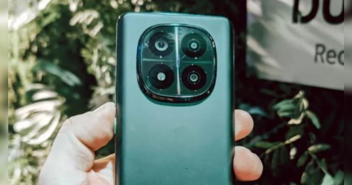 Es tan bueno que ni el Samsung A56 lo destrona: pantalla AMOLED 1,5K, procesador para jugar, 12GB RAM y fotos de 200MP