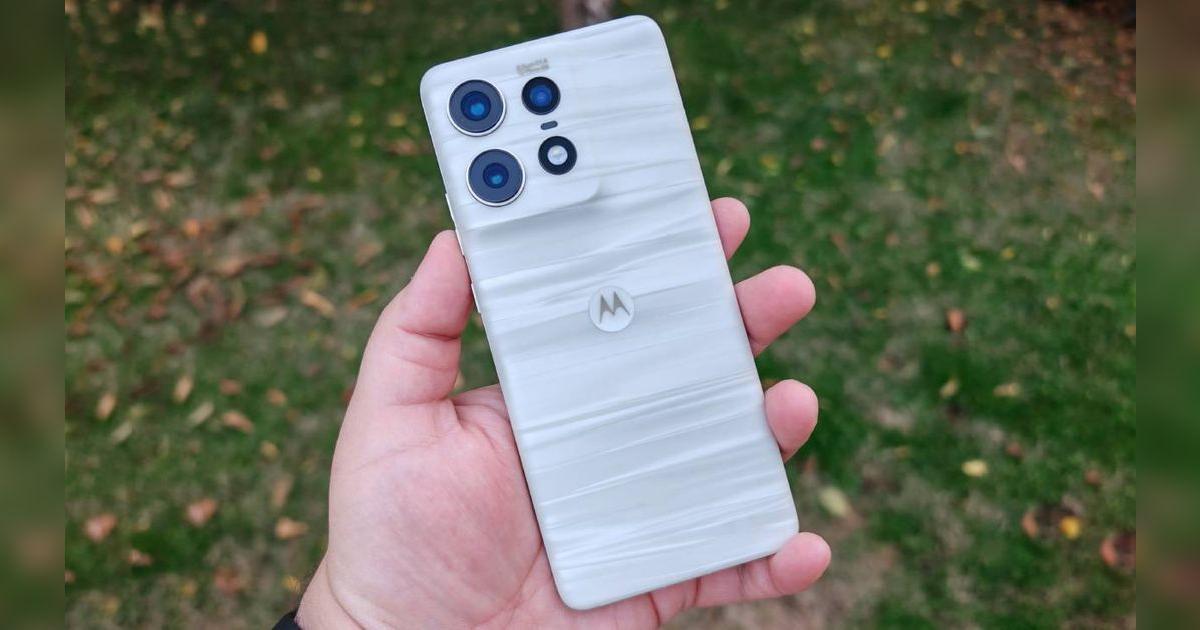 Este Motorola de 512GB es una BESTIA: tiene carga de 125W y lo tendrás al 100% en 8 minutos