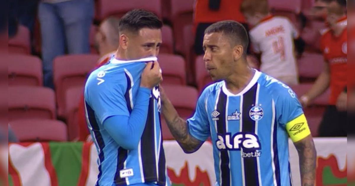 Erick Noriega rompe en llanto tras cometer dos penales en el primer tiempo en contra de Gremio