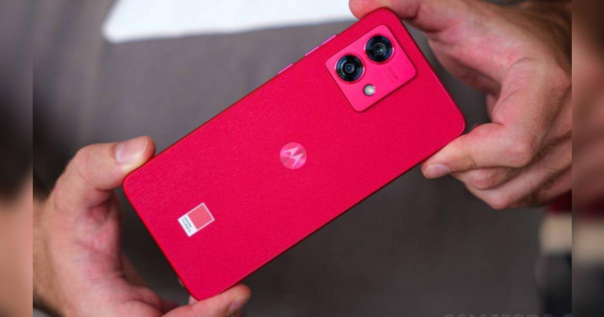 Este Motorola con 12GB de RAM, 256GB de memoria y cámara 4K no solo es potente: cuesta menos de $200