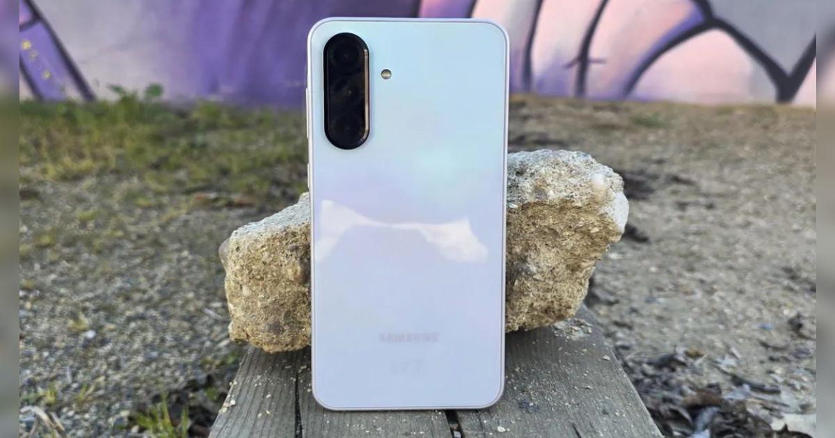 Por barato, con pantalla de calidad y cámaras PRO el Samsung A36 es un éxito de ventas