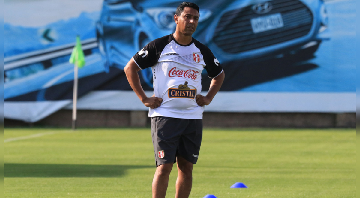 Nolberto Solano Parece Que Esta Sub Fuera Una Reserva De La