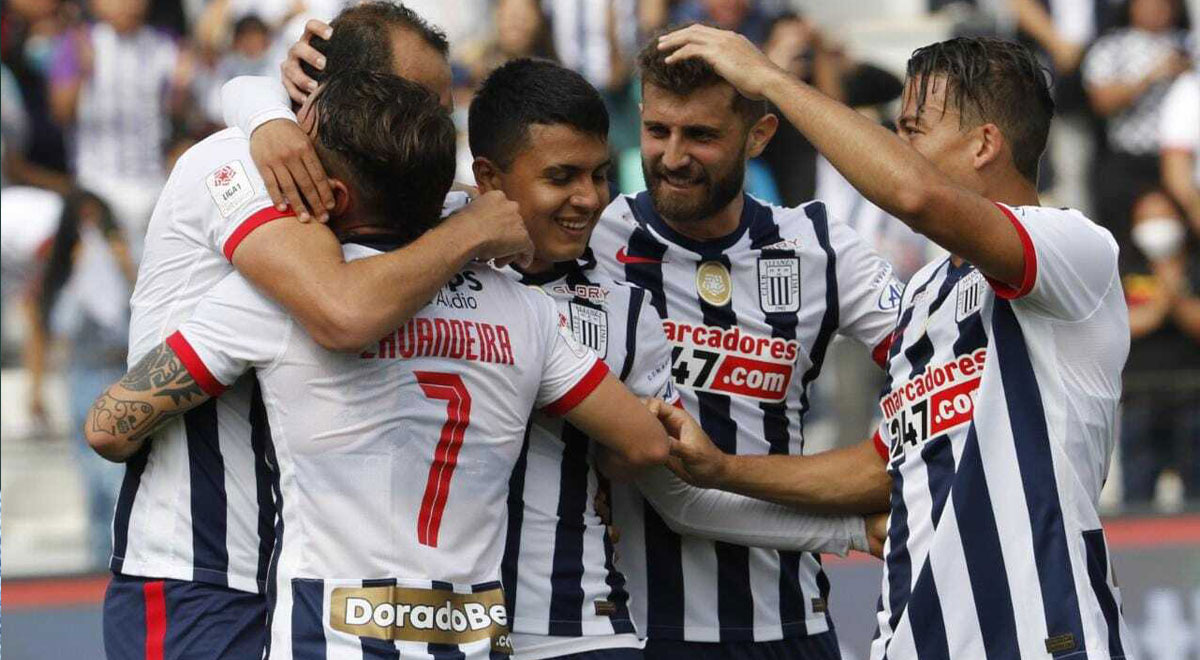 Hernán Barcos hizo la de Messi en área de Sport Boys y le cede el gol a Lavandeira