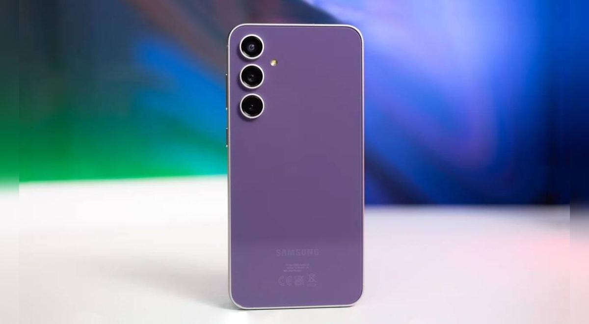 Samsung supera a Apple con este teléfono de gama alta con funciones con IA, cámaras de lujo y precio reducido