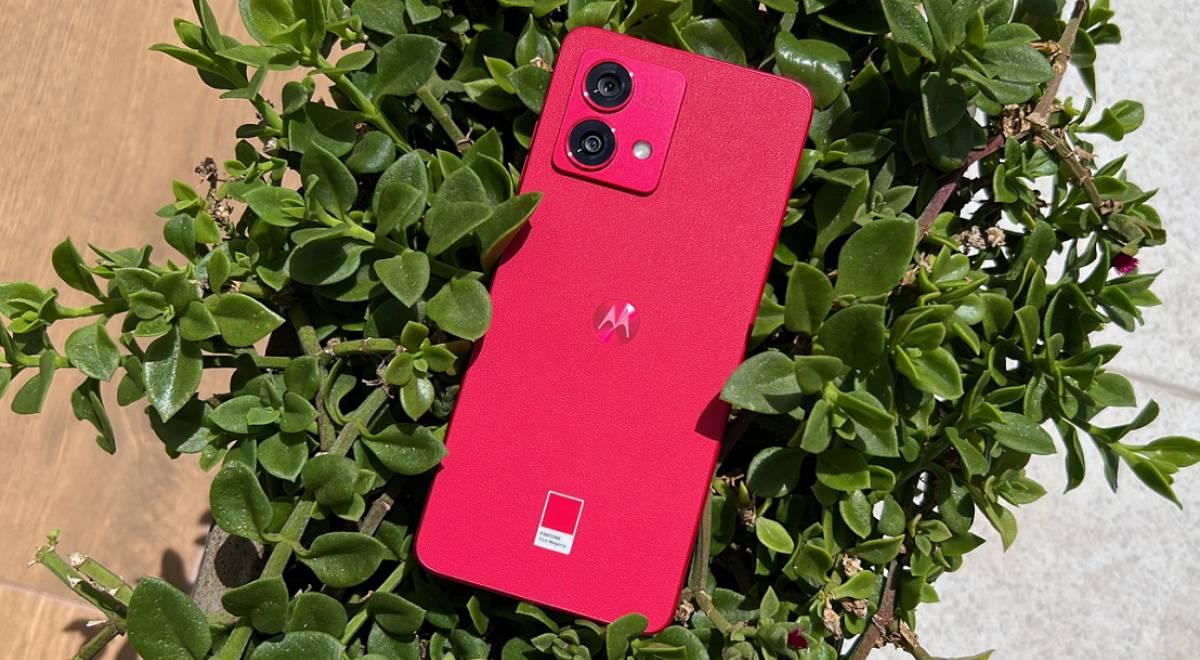 Cuerpo de cuero, procesador Snapdragon, 5000 mah y pantalla de 120Hz: este Motorola lo tiene todo y cuesta 120 dólares