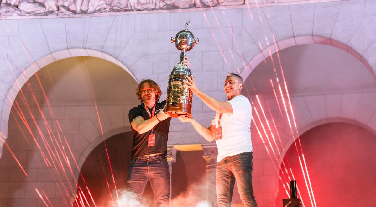 Abbondanzieri y Lugano estuvieron en Lima junto al trofeo de la Copa Libertadores