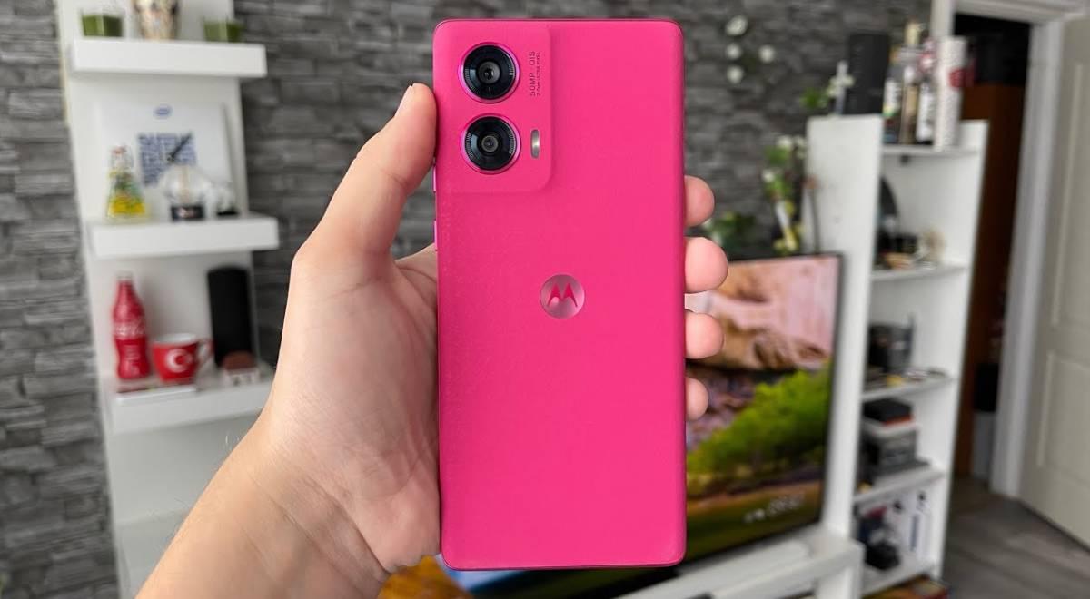 Este Motorola de cuero vegetal es ideal para usuarios exigentes y es BARATO: pantalla 144Hz, chip GAMER, 512GB y 5000 mAh