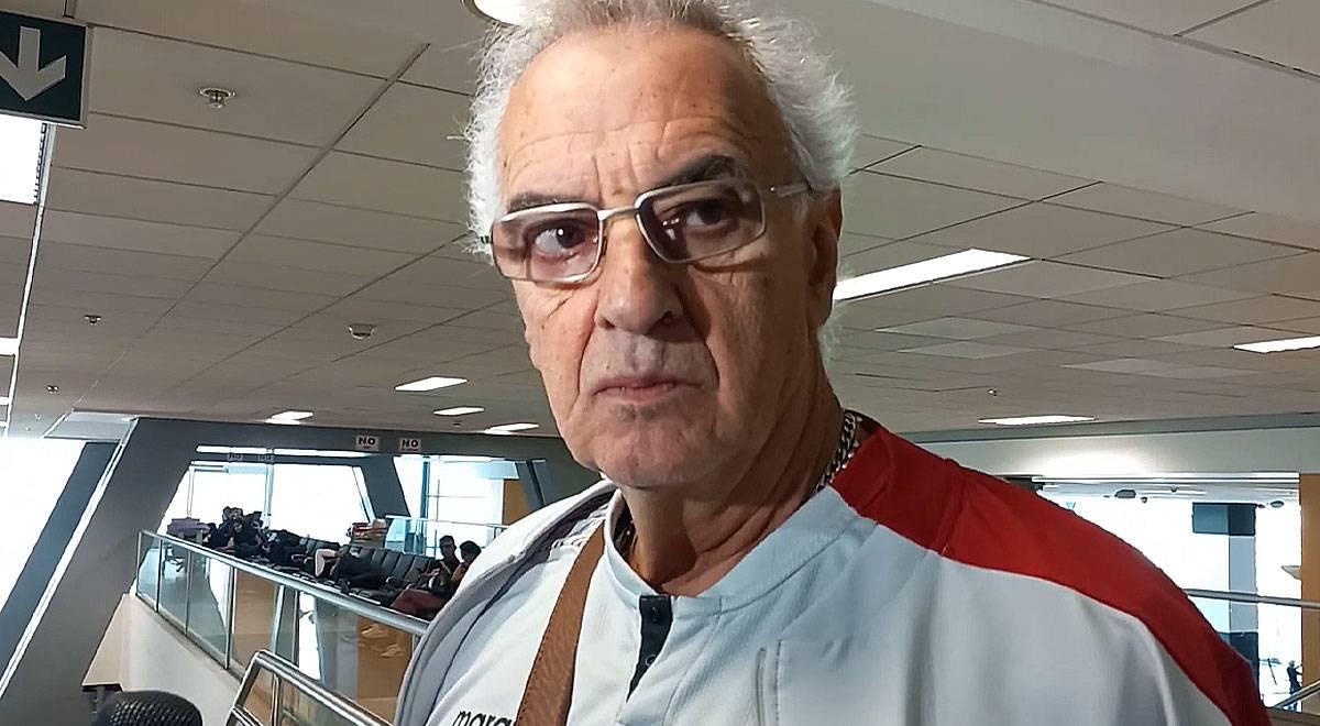 Jorge Fossati fue captado con particular gesto tras reprogramación del duelo contra Cristal