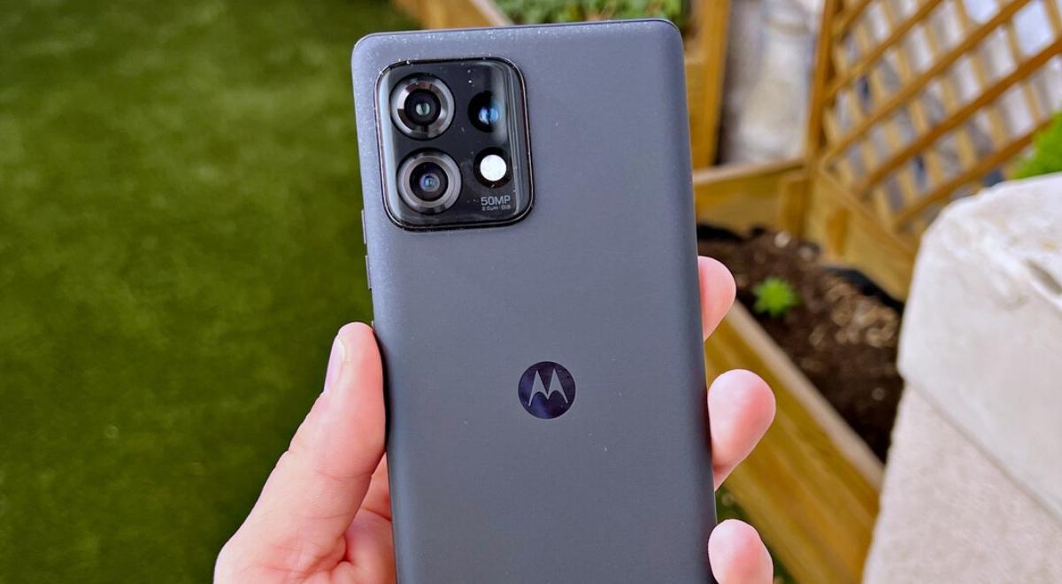 Este Motorola PREMIUM ha bajado su precio y llega con chip Snapdragon 8 Gen2, 12GB de RAM y carga en 8 minutos