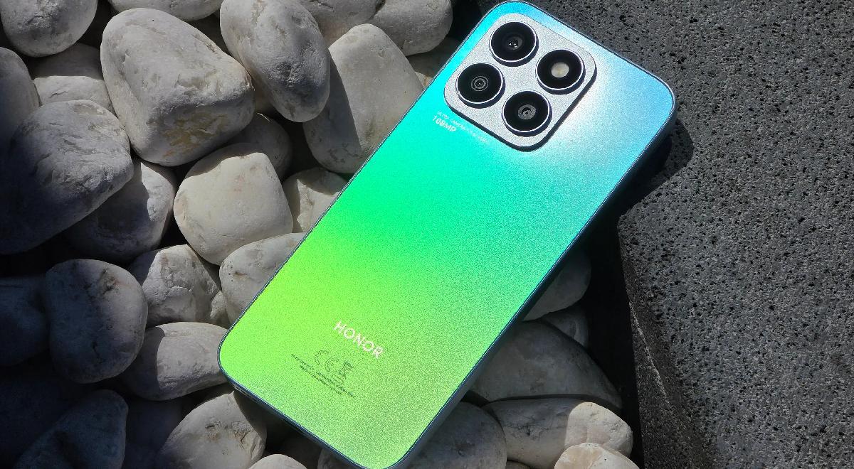 512GB, chip GAMER y triple cámara de 108MP: este 'clon' de iPhone 16 Pro tiene Android y cuesta un sencillo