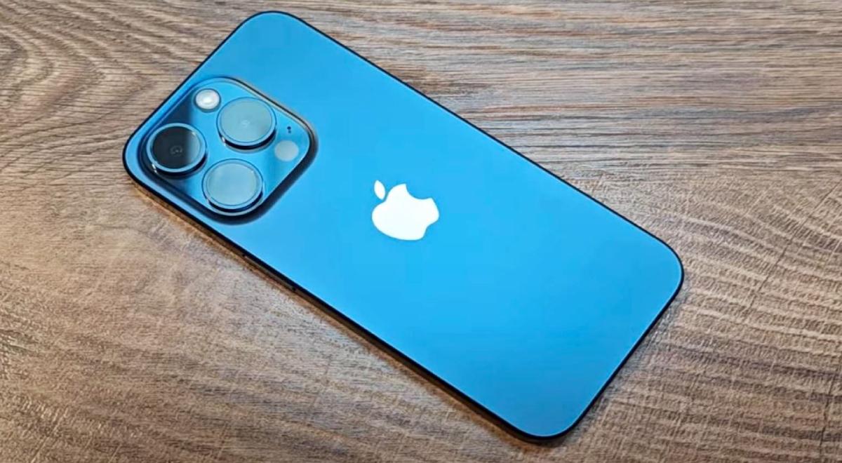 Hoy es el mejor momento para comprar este iPhone con descuento: graba video 4k/120fps, iOS 26 y chip A18 Pro