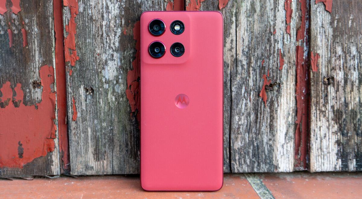 Este Motorola tiene batería INFINITA de 6720 mAh, pantalla ultra fluida, cámara SONY y cuesta menos de $300