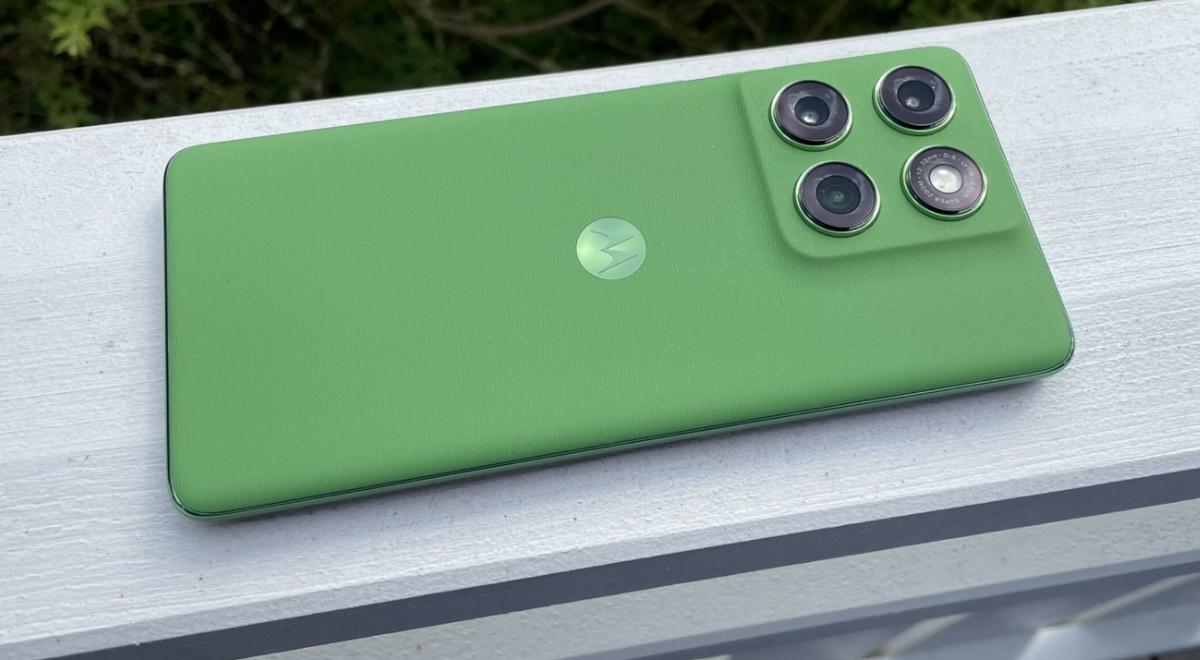 Android con cámaras Sony y mucha IA: tiene la RAM más grande del mundo en la gama medi