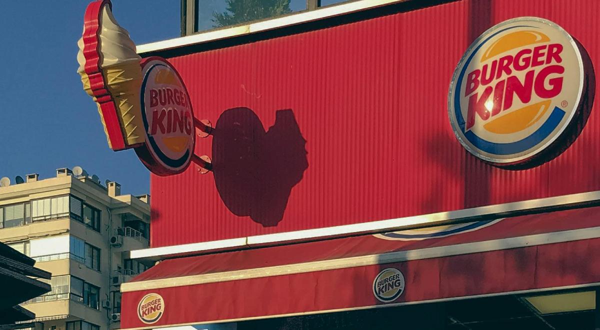 Walmart y Costco cerrarán por Acción de Gracias, pero estos restaurantes y de comida rápida sí atenderán en Thanksgiving 2025