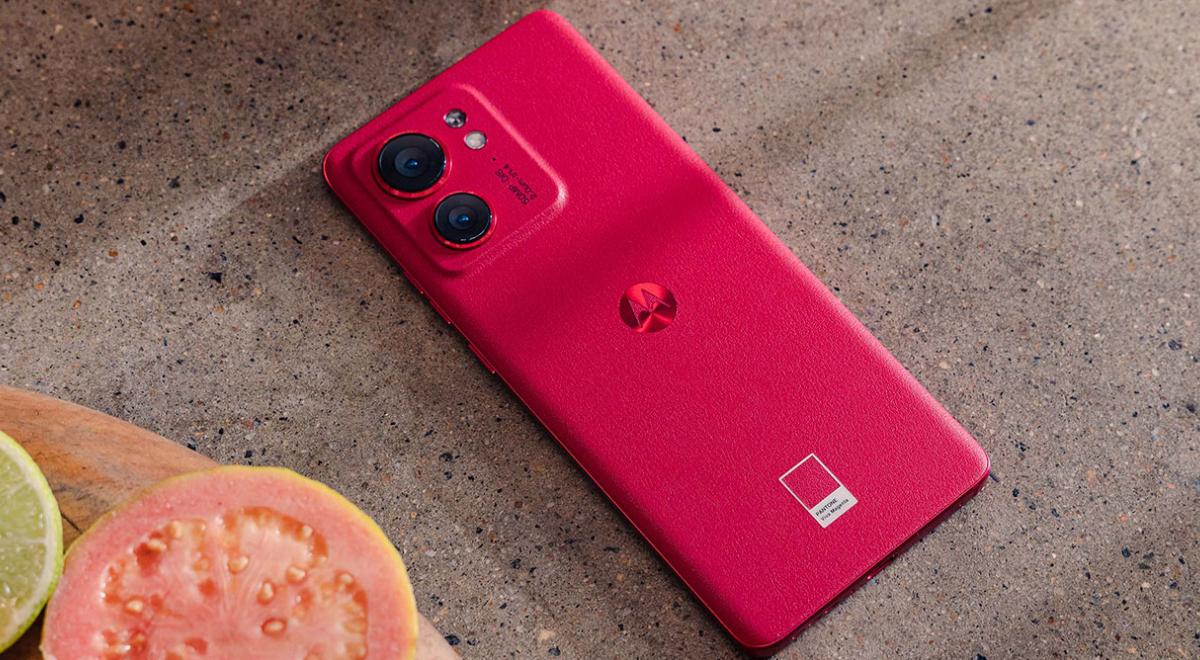 No necesitas un iPhone para grabar videos en 4K y jugar videojuegos: este Motorola de 2023 es POTENTE y BARATO