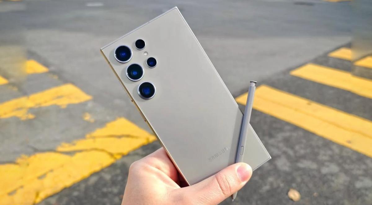 Cuerpo de TITANIO, cámaras 8K de 200MP y procesador GAMER: este Samsung lo tiene todo y su precio es muy bajo