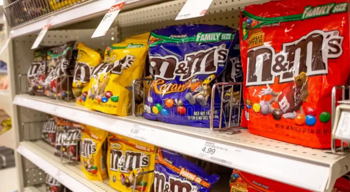 ALERTA consumidores en EE. UU.: RETIRAN más de 6,000 paquetes de M&M’s por RIESGO de alérgenos, confirma la FDA