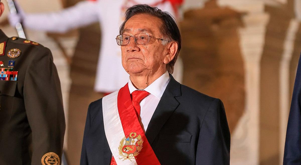 José María Balcázar es el nuevo presidente interino de Perú: el octavo mandatario en 10 años