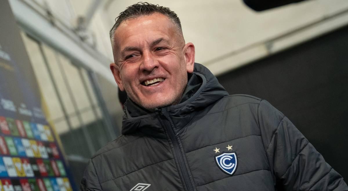 Horacio Melgarejo, DT de Cienciano, fue contundente con su rival: "Los 4 hinchas que tiene"