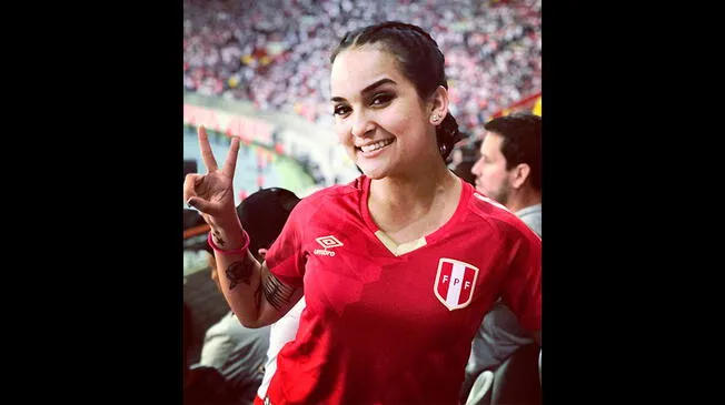 Cantante Daniela Darcourt Revel El Equipo Del Cual Es Hincha