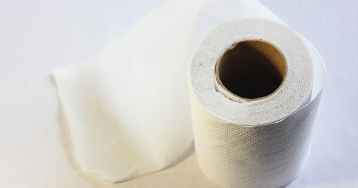 El truco del papel higiénico para eliminar los malos olores en la nevera