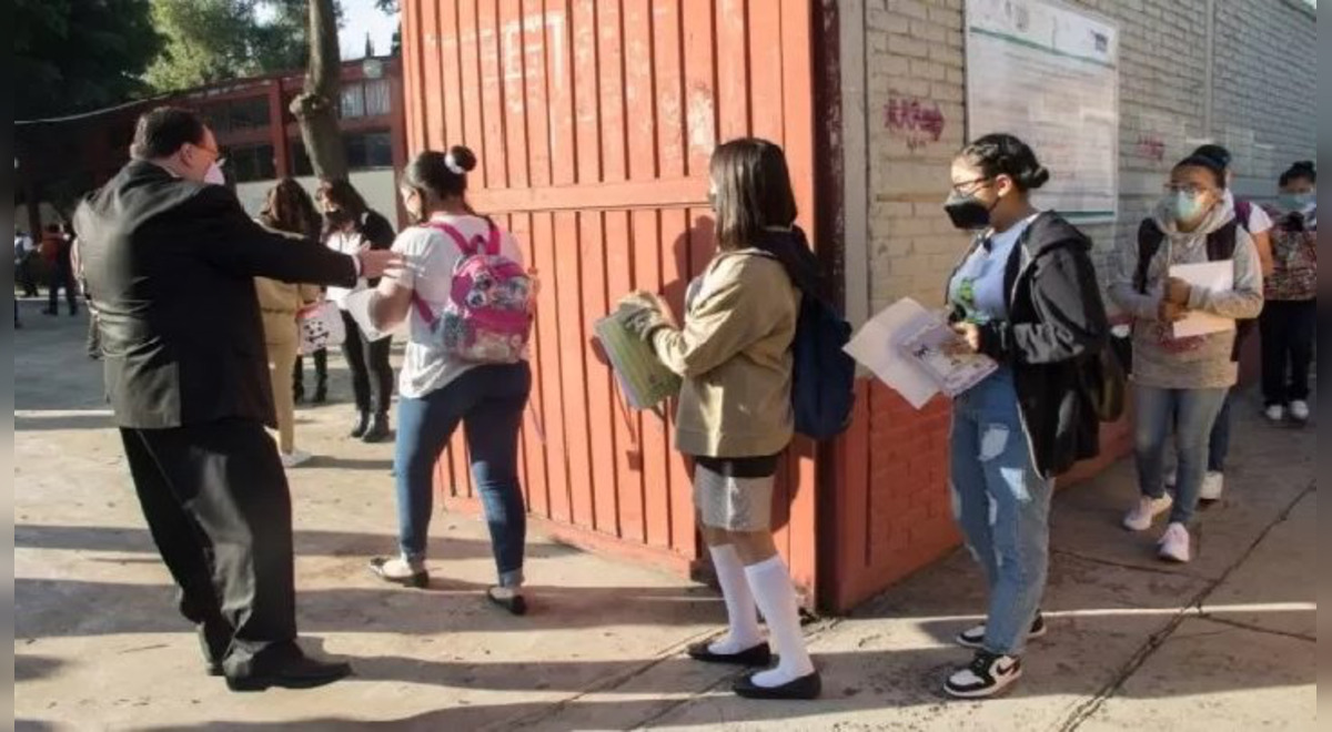CDMX registra primer alumno positivo de COVID-19 tras el regreso de clases presenciales CDMX registra primer alumno positivo de COVID-19 tras el regreso de clases presenciales