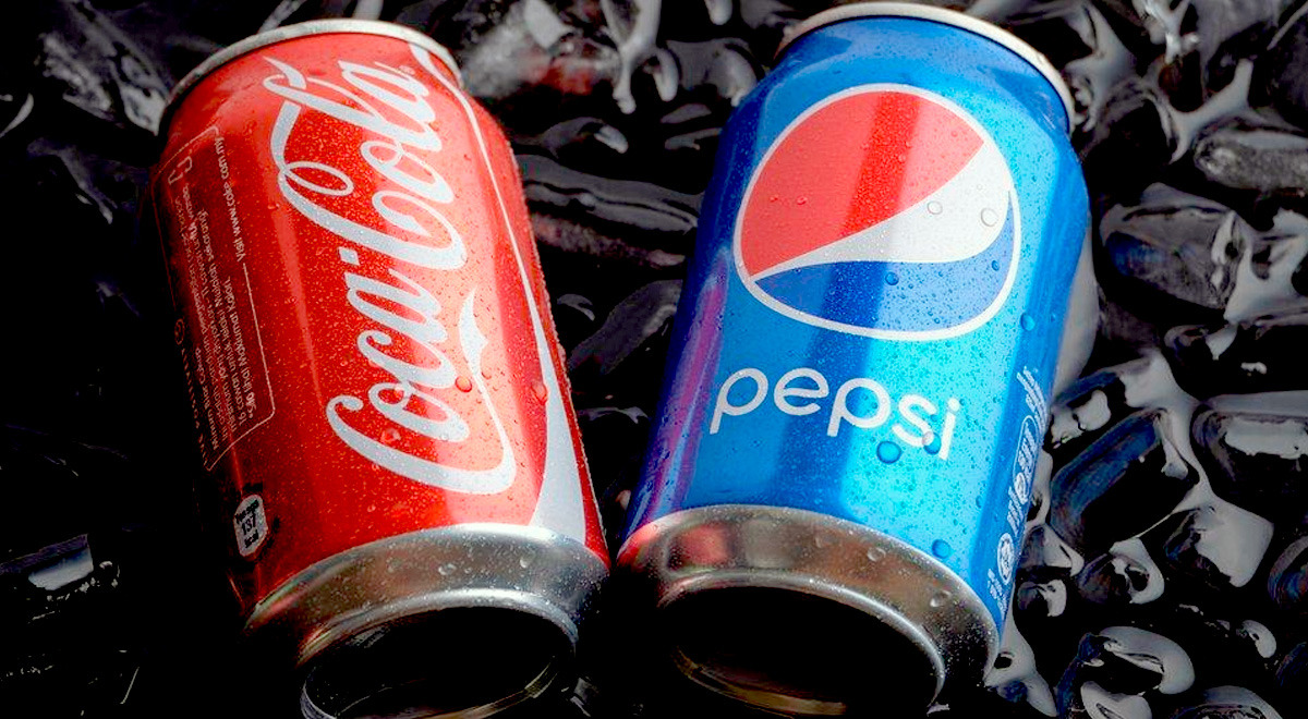 Por qué las latas de Coca-Cola son rojas y las de Pepsi azules?
