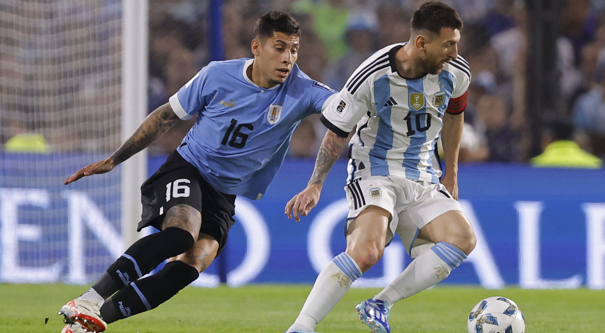 VIDEO) Los goles de Araújo y Darwin Núñez para Uruguay contra la Selección  Argentina - TyC Sports