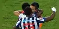 Ercy Castillo tuvo fraterno abrazo con Alejandro Duarte tras poner el 2-0 para Alianza Lima. Foto:L1 Max