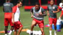 Gianluca Lapadula entrenó a la par de sus compañeros y arrancaría ante Venezuela