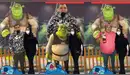 Pide que retiren a Shrek de su foto y es troleado con ediciones hasta de 'Mayimbú' Pide que retiren a Shrek de su foto y es troleado con ediciones hasta de 'Mayimbú'