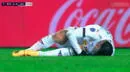 Paolo Guerrero asustó a hinchas de LDU de Quito tras recibir una fuerte falta - VIDEO