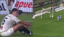 ¡Estaba solo! Martín Pérez Guedes definió de taco, pero terminó fallando el gol de Universitario