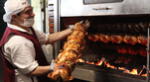 Día del pollo a la brasa en Perú.