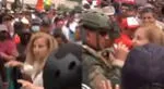 Josefina Towsend es agredida en medio de la calle por manifestantes