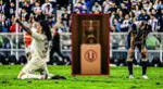 Universitario tiene el trofeo de campeón 1934 en sus vitrinas.
