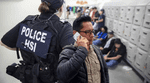 Abren línea de ayuda para inmigrantes ante redadas de ICE.