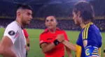 Carlos Zambrano y Edinson Cavani tuvieron charla previo a tanda de penales.