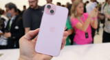 El iPhone 15 fue el teléfono más vendido en 2024 y es el mejor teléfono de gama alta. Su precio ha bajado al mínimo.