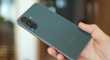 El celular Samsung que logra competir y hasta superar a Motorola.