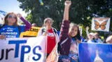 Juez extiende estatus de TPS a inmigrantes de estos países.