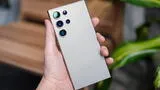 El Samsung Galaxy S24 Ultra es uno de los mejores teléfonos Android que no tiene nada que envidiarle al iPhone 17 Pro.