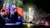 Inmigrantes caen a un río con su vehículo tras persecución policial en Texas. Inmigrantes caen a un río con su vehículo tras persecución policial en Texas.