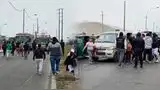 Transportistas en Ventanilla bloquearon ambos sentidos tras el lamentable asesinato. Transportistas en Ventanilla bloquearon ambos sentidos tras el lamentable asesinato.