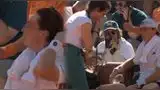 Ignacio Buse pide atención médica durante el Roland Garros. Ignacio Buse pide atención médica durante el Roland Garros.