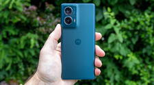¿Por qué comprar el iPhone 16e si este Motorola con procesador GAMER y 512GB es mejor y cuesta menos?